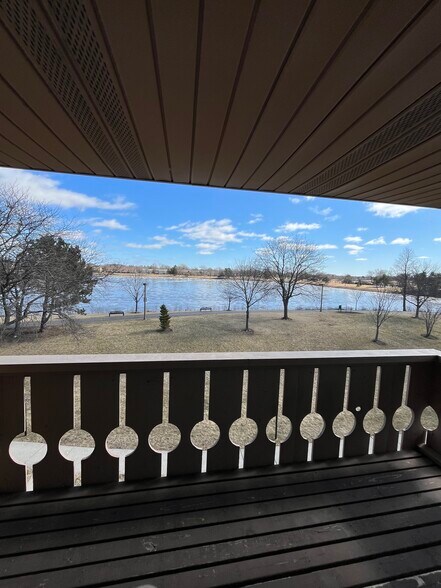 Building Photo - 5 Parkside Ct