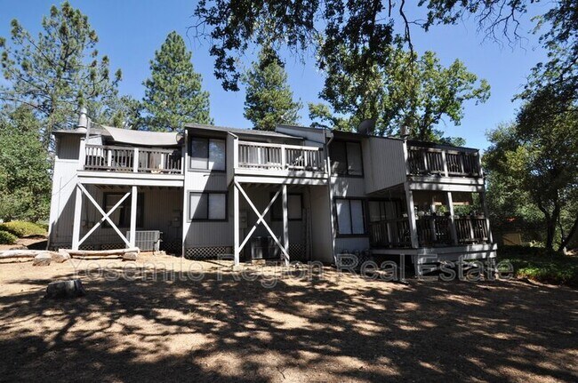 Building Photo - 12691 Junipero Serra Way