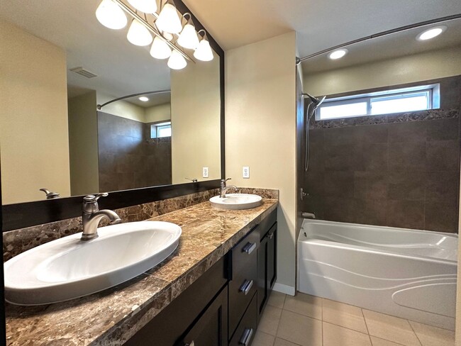 Building Photo - Beautiful, Luminous 2BR | 2.5BA in the Hea...