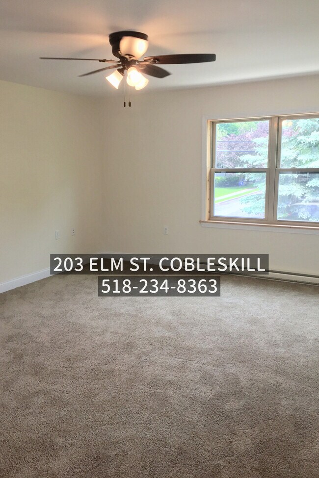 Building Photo - 203 Elm St