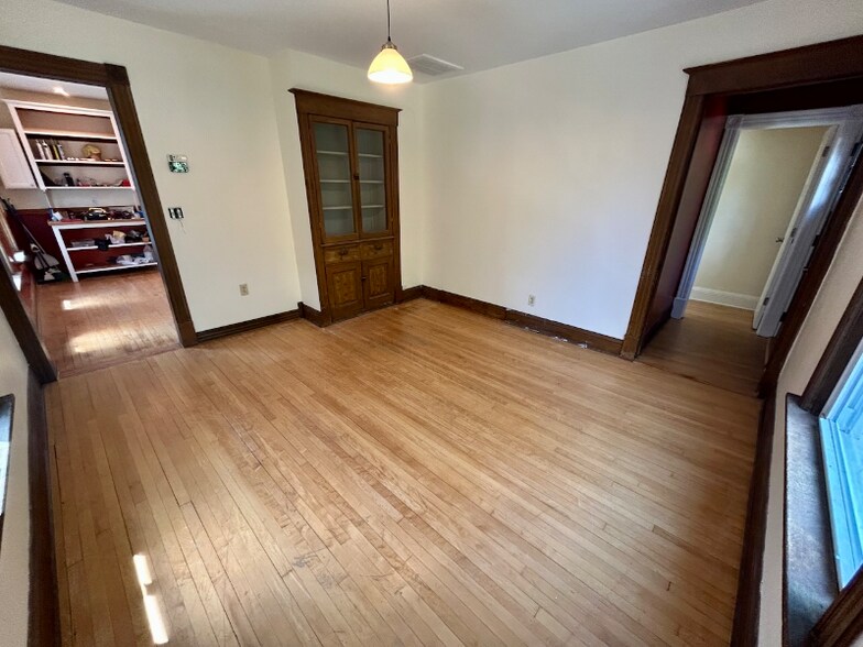 Building Photo - 3011 N Pierce St