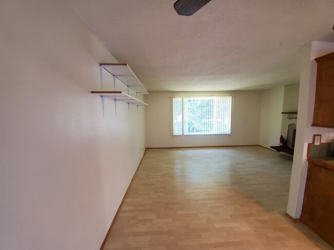 Building Photo - 3 Bed, 1.75 bath Home in Port Orchard
