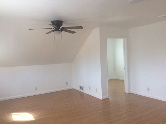 Building Photo - Coleman