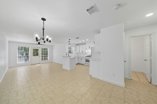 Building Photo - 3116 Bolt St