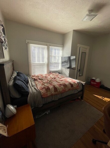 Building Photo - 1208 S Lincoln St