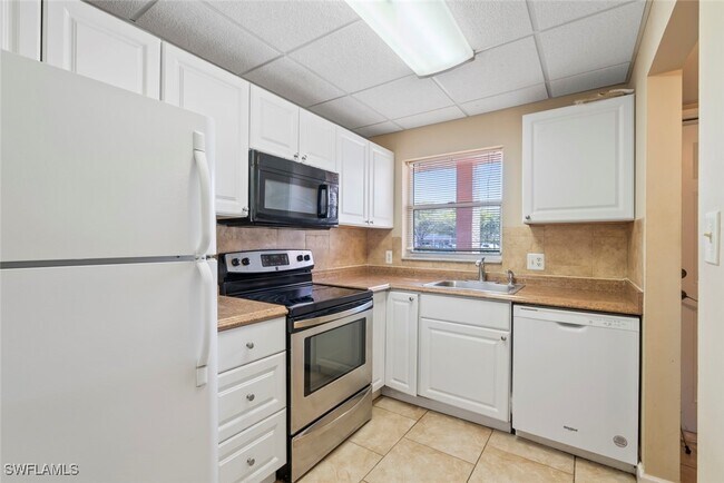 Building Photo - 170 Turtle Lake Ct
