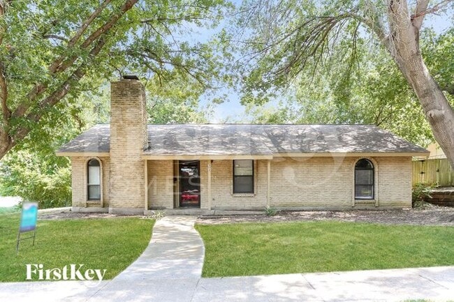 Primary Photo - 302 Wildbriar Dr