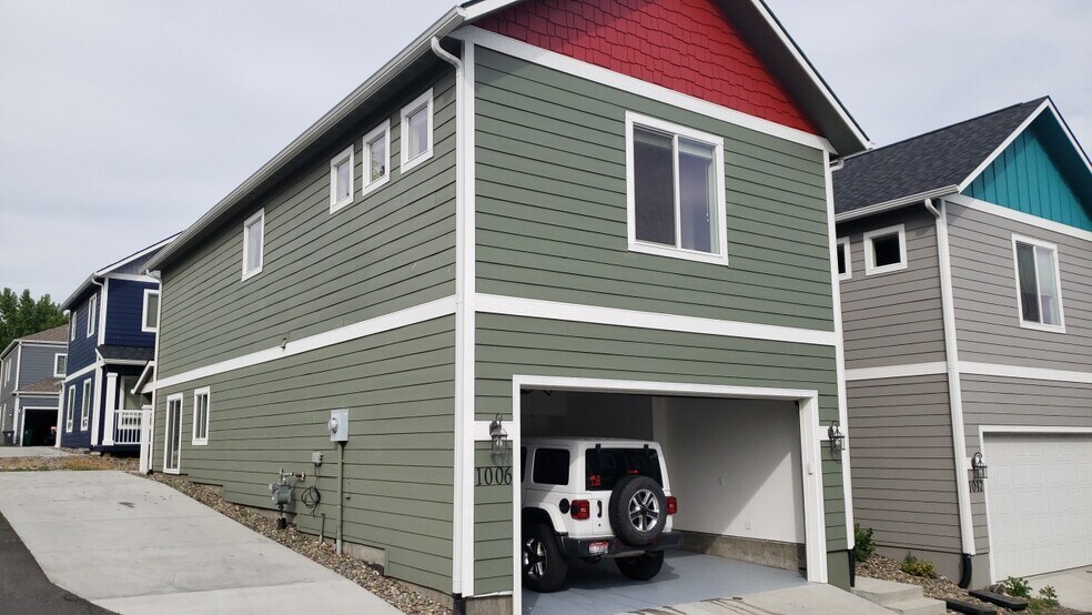 Building Photo - 1006 Pendulum Lane