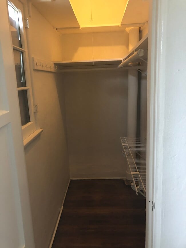 closet - 2602 7th St
