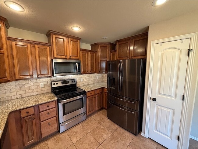 Building Photo - 3302 SW Briar Creek Ave