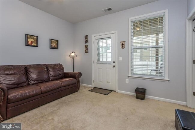 Building Photo - 250 Schramm Lp