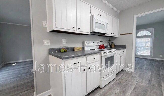 Building Photo - 341 N Burbank Dr