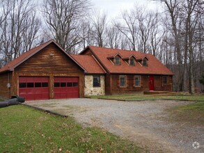 Building Photo - 3 Bedroom, 2 Bath Cheat Lake Log Home - Av...