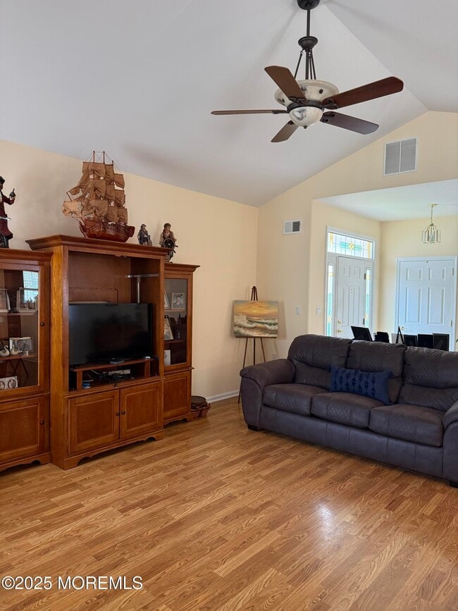 Building Photo - 48 Saxony Cir