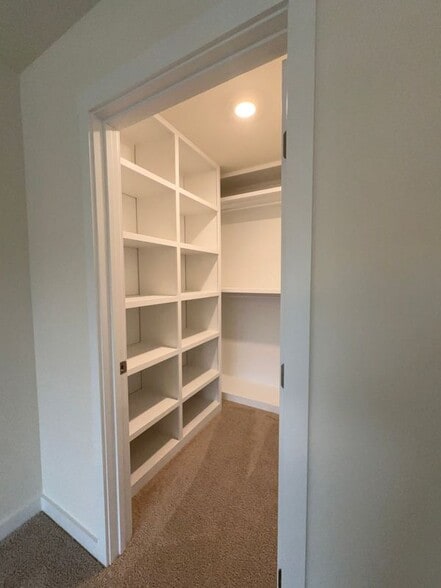 Building Photo - 10811 Upland Dr