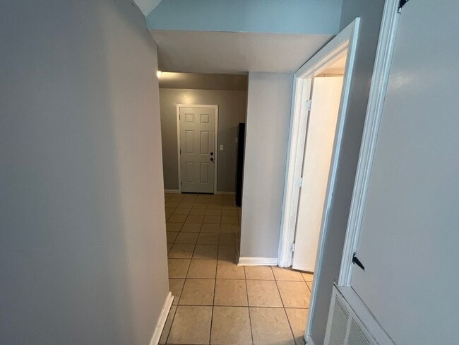 Building Photo - 440 30th Pl