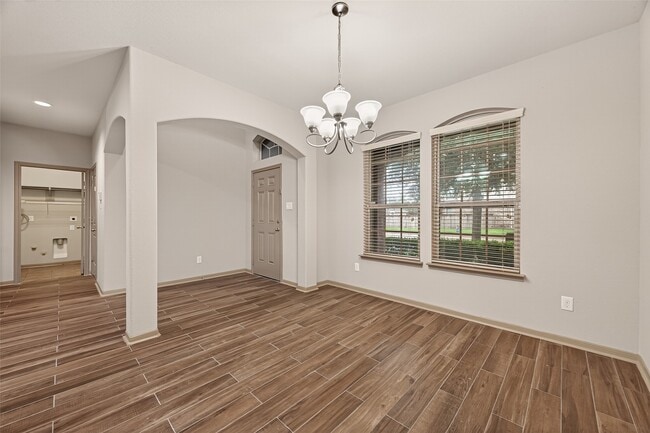 Building Photo - 2510 Shady Falls Ln