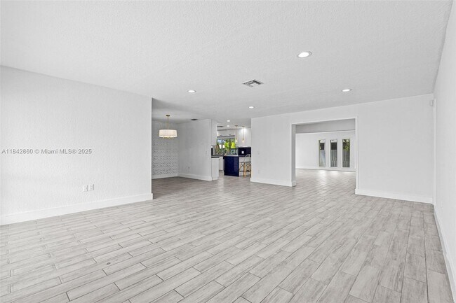 Building Photo - 9021 NW 7th Ct