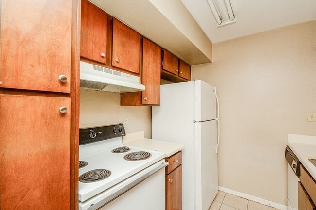 Building Photo - 8519 Hearth Dr