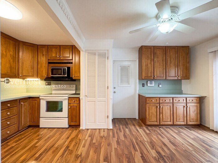 Building Photo - 2519 Kitmore Ln