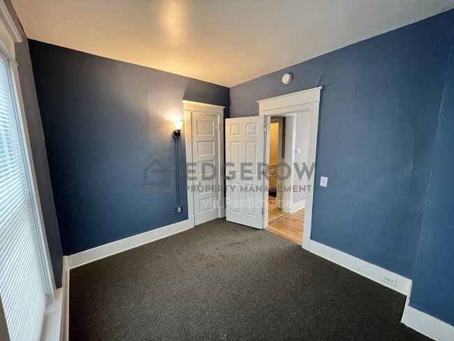 Building Photo - 719 Stocking Ave NW