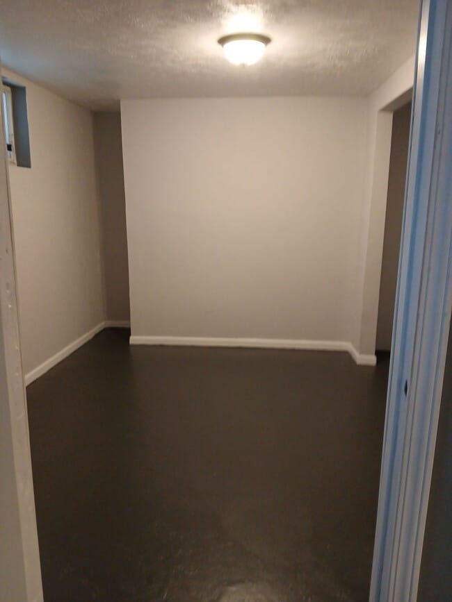 Building Photo - 2423 Rose Ave