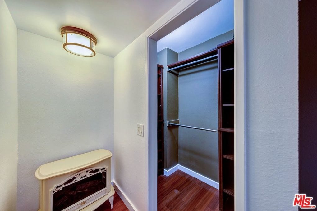 Building Photo - 2230 N Indian Canyon Dr