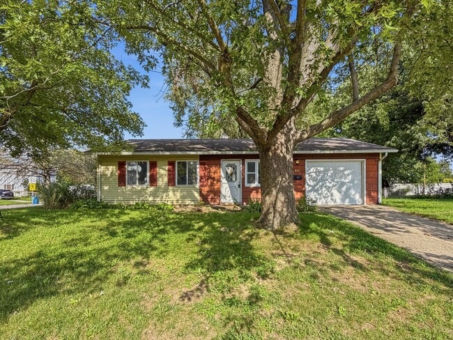Building Photo - 836 Eastmont Dr