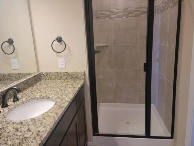 Building Photo - 124 Canales Cir