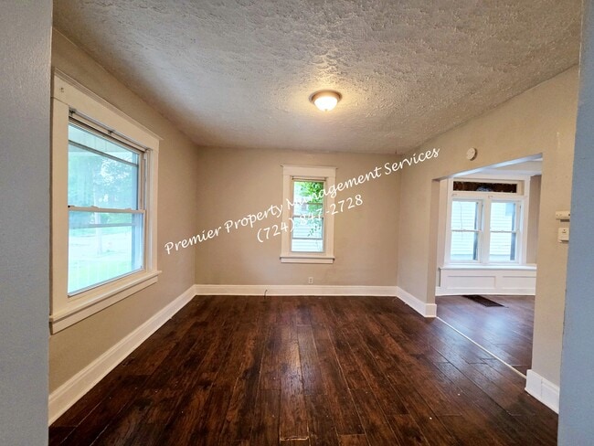 Building Photo - 1023 Negley St