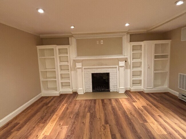 Building Photo - 3479 Overbrook Dr