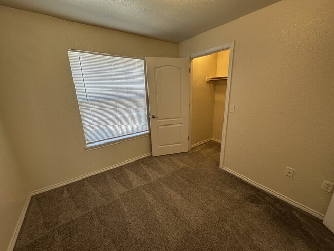 Building Photo - 11839 Cloverbrook Ln