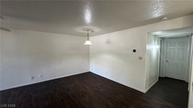 Building Photo - 5044 S Rainbow Blvd
