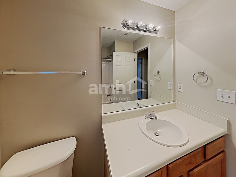 Building Photo - 5970 Water Oaks Dr