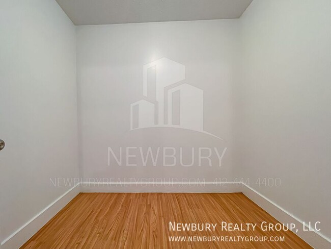 Building Photo - 2 Bedroom, 2.5 Bath Townhome - Discover th...