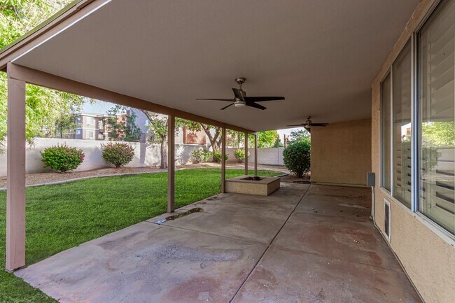 Building Photo - 3-bedroom plus bonus room with 3-car garage on large lot