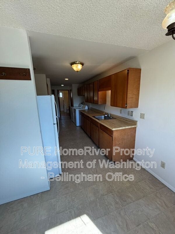 Building Photo - 5084-5086 LaBounty Drive