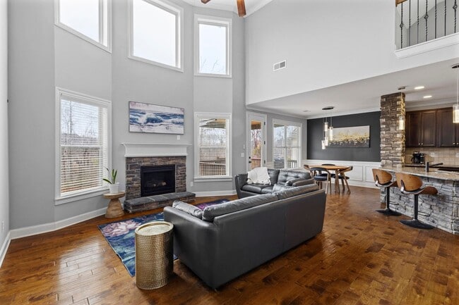 Building Photo - Stunning 3 Story Home in Crawford Creek