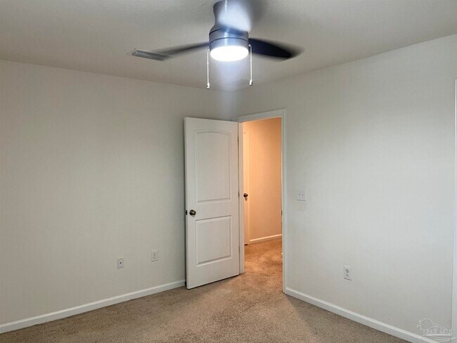 Building Photo - 5862 Blackhorse Cir