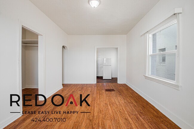 Building Photo - 302 Alexandria Ave