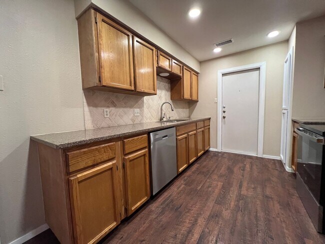 Building Photo - 5318 Crossridge Dr