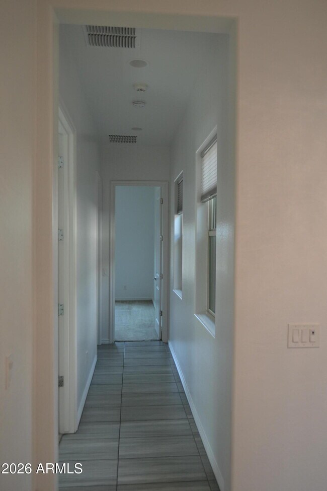 Building Photo - 9644 Thatcher Ave