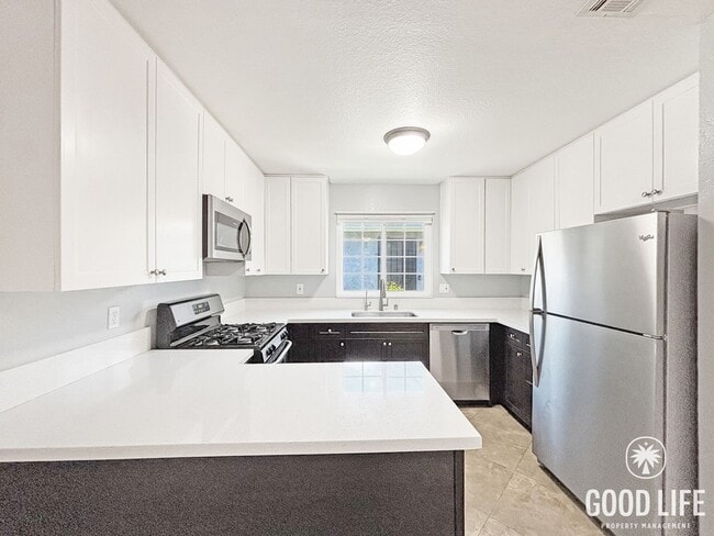 Building Photo - Beautiful 2BD/2BA Condo in El Cajon W/ A/C, W/D, Covered Back Patio, & Community Pool!