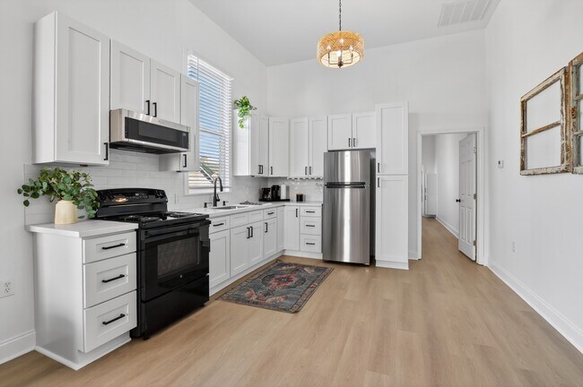 Building Photo - 3324 S Saratoga St