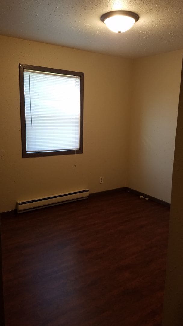 Building Photo - 2BR Duplex in Lake Hallie - Easy Hwy Access - Dog Friendly