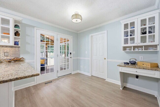 Building Photo - Three-Bedroom Home with Pool in Garner