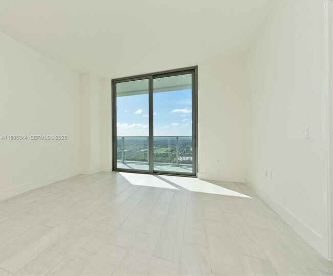 Building Photo - 2000 Metropica Wy