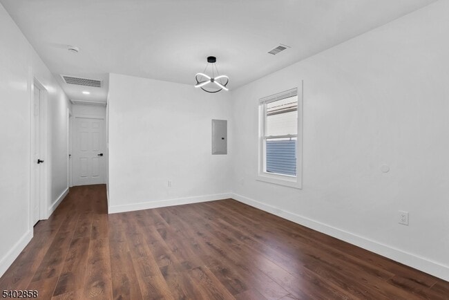 Building Photo - 651 S 17th St