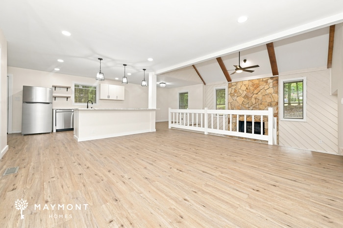 Building Photo - 600 Ponderosa Ct