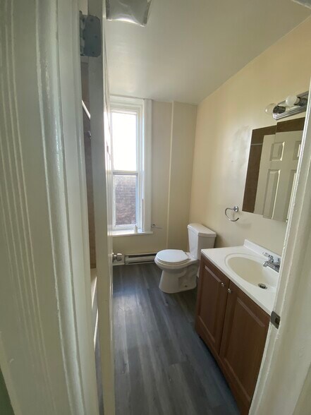 bathroom - 65 Remsen St